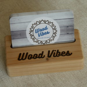 Porte cartes de visite personnalisé en bois de Cèdre