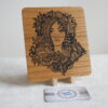 Méliane - Gravure laser sur Chêne - Taille M – Image 2