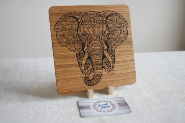 Éléphant - Gravure laser sur Chêne - Taille M – Image 2
