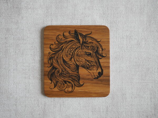 Cheval - Gravure laser sur Chêne - Taille S