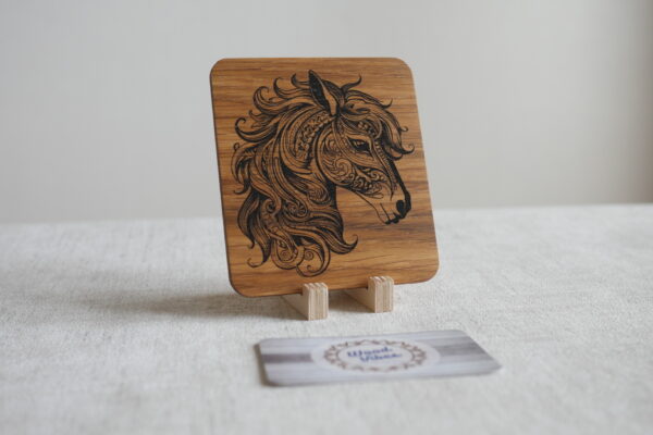 Cheval - Gravure laser sur Chêne - Taille S – Image 2